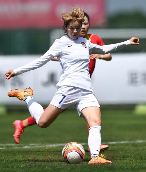 女足联赛-上海30战83分登顶 妖锋38球获金靴 女足联赛-上海30战83分登顶 妖锋38球获金靴